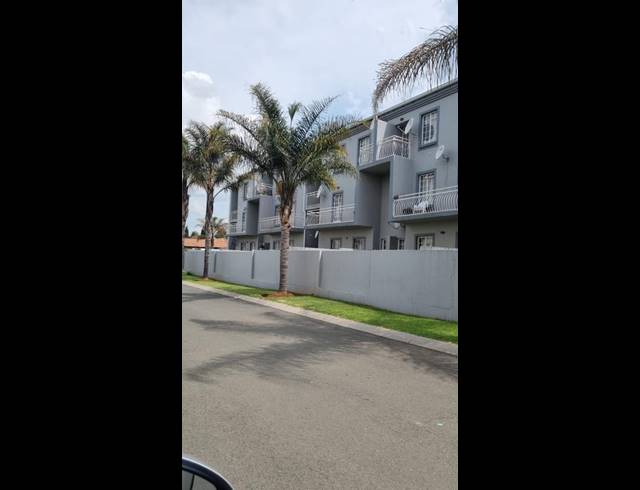 2 BEDROOM APARTMENT FOR SALE IN BRAKPAN NORTH